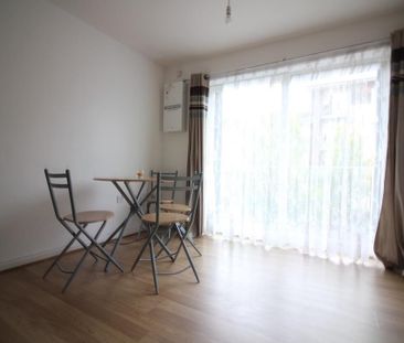 Bennett Close, Hounslow - Photo 3