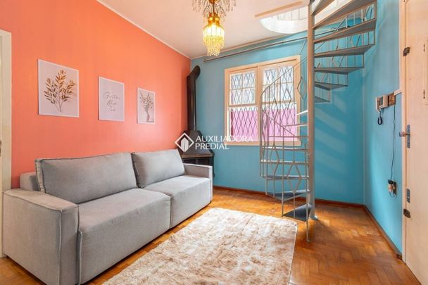 Casa com 5 quartos e 207m² para alugar em Medianeira, Porto Alegre. - Photo 1