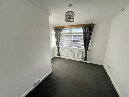 3 bedroom semi-detached house to rent - Photo 3