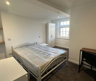 Room 2, Swan Street, Warwick - Photo 3