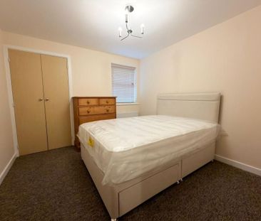 a Brook Lane, Sarisbury Green, Southampton - Photo 3