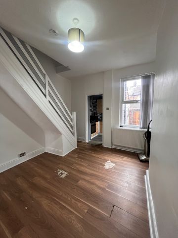 2 Bed Terraced House, Waltham Road, L6 - Photo 2