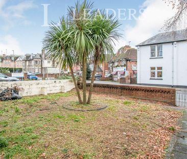 2 bedroom end of terrace house to rent - Photo 6