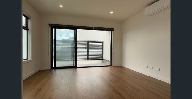 Spacious, Modern Townhouse Living in Rowville - Photo 1