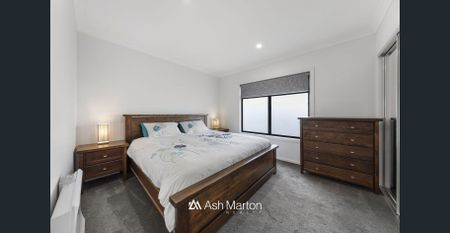 Gorgeous 2-Bedroom Townhouse Overlooking Dragon Park in Arcadia Estate - Photo 3