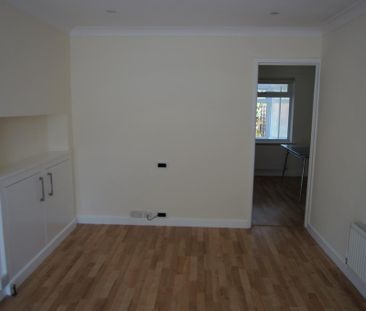 2 bedroom semi-detached house to rent - Photo 6