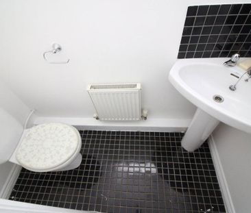 2 bedroom terraced house to rent - Photo 6