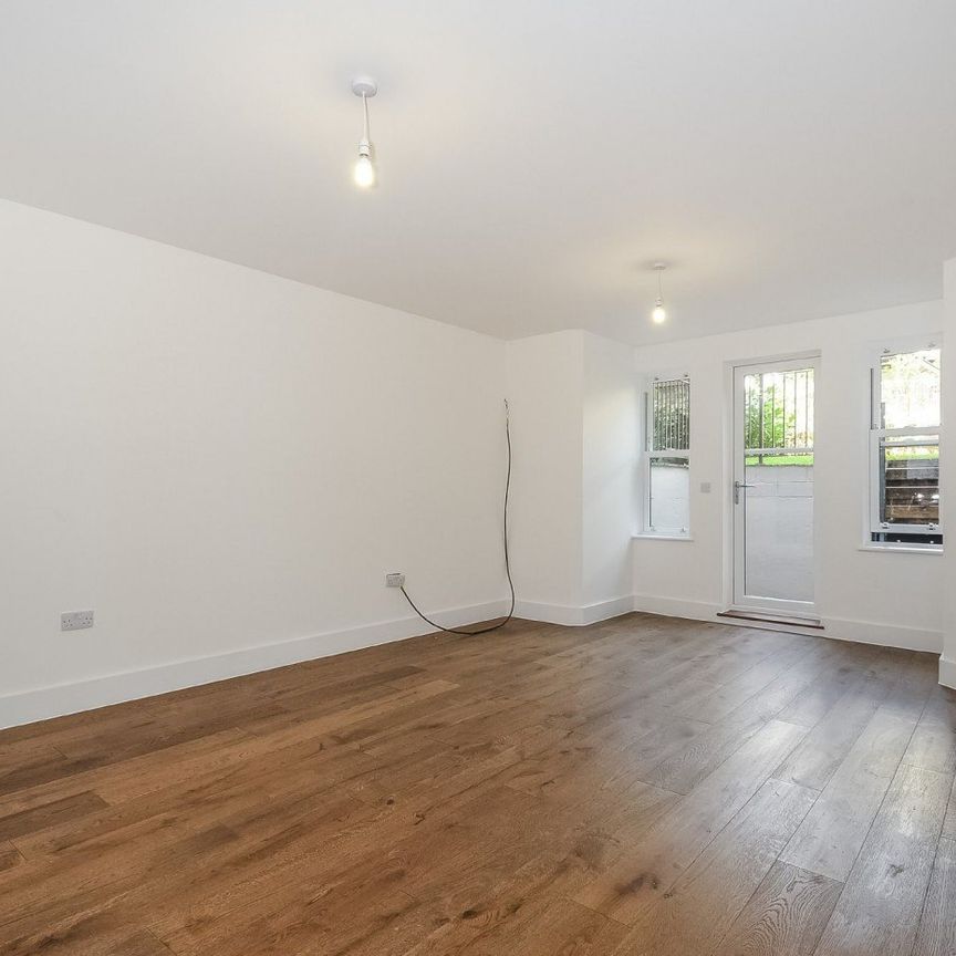 3 Bed Flat, Evering Road, E5 - Photo 1