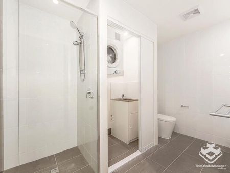 Modern Apartment and Contemporary lifestyle - Photo 5