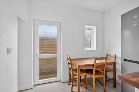 2 Dunraven Park, Belfast, BT5 5LF - Photo 3