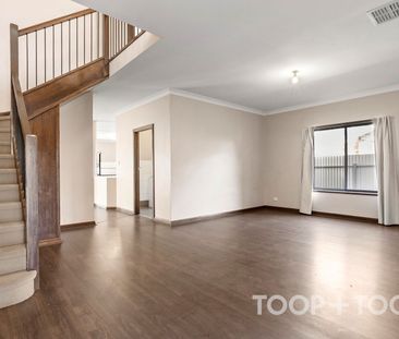 Modern Stylish Home - Photo 2