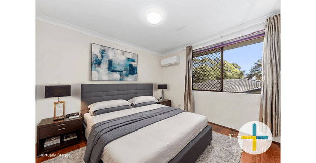 Spacious, Bright & Airy Townhouse. Timber floorboards throughout - Photo 1