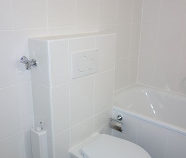 Châtelaine proche commerces et transports - Photo 5