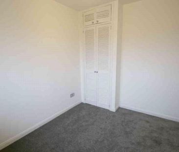 3 bedroom end of terrace house to rent - Photo 3