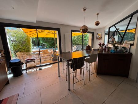 Location Maison 8 pièces 192m² VALENCE 26000 - Photo 2
