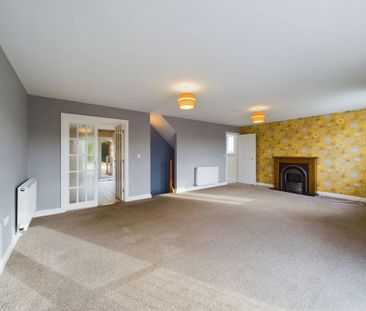 4 bedroom semi-detached house to rent - Photo 1