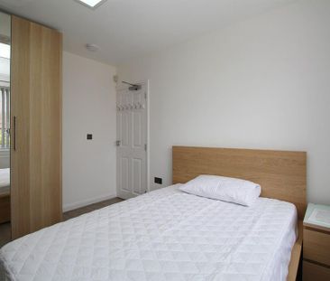 1 bedroom in a house share to rent - Photo 6