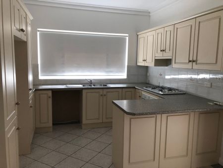 Three Bedroom Home - Photo 3