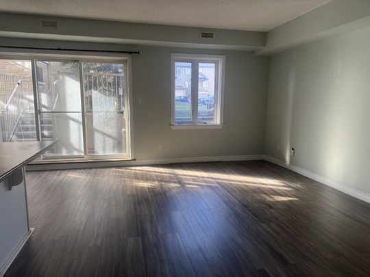 For Lease - 190 Hornchurch Lane Unit# B, Barrhaven, Ontario - Photo 1