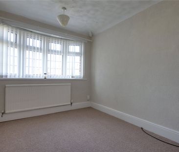 3 bed detached bungalow to rent in Westminster Close, Eston, TS6 - Photo 2