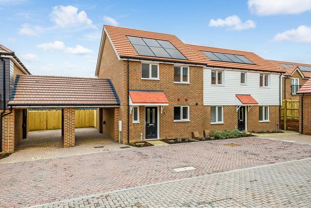 3 bedroom semi-detached house to rent - Photo 1