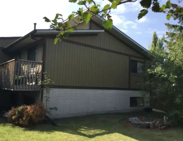 Renfrew, renovated in 2019 4 plex | 423 10 Avenue Northeast, Calgary - Photo 1