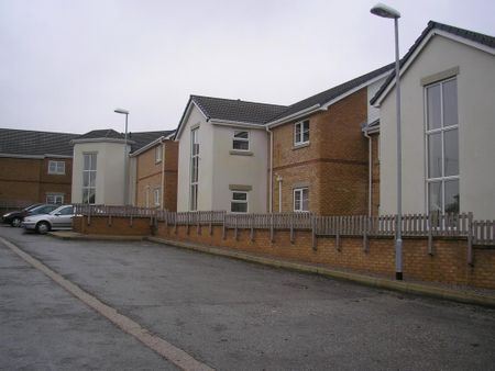 2 bedroom apartment to rent - Photo 4