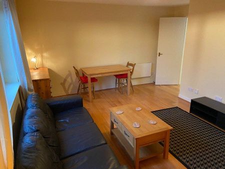 2 bedroom flat to rent - Photo 3