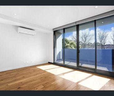 213/200 Burwood Road, Hawthorn, Vic 3122 - Photo 2