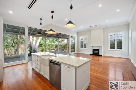 FABULOUS HERITAGE LISTED CHARACTER HOME - Photo 5