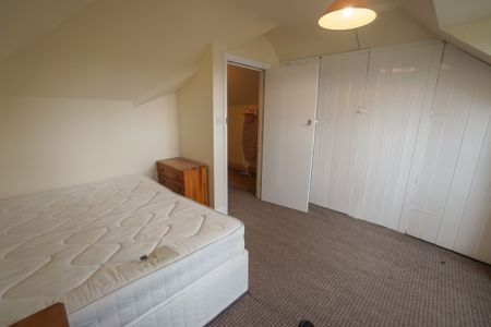 4 Bedroom House To Rent in Charminster - £2,100 pcm Tenancy Info - Photo 5