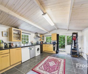 1 bedroom detached house to rent - Photo 3