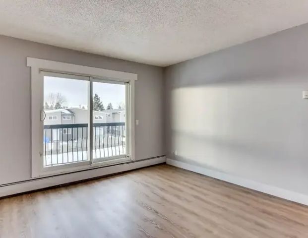 Elliston Place Apartments | 915 44 Street SE, Calgary - Photo 1