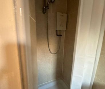 House share to rent - Photo 2