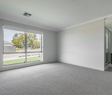 TO THE BEACH WITH A SHORT HOP – Coastal Living at it’s Best. - Photo 5