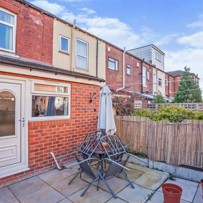 2 bedroom terraced house to rent - Photo 1