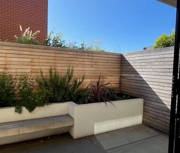 South Melbourne - Photo 2