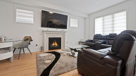 For Lease - 102 Strickland Avenue, Brantford, Ontario - Photo 2