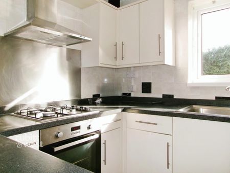 2 bedroom apartment to rent - Photo 5