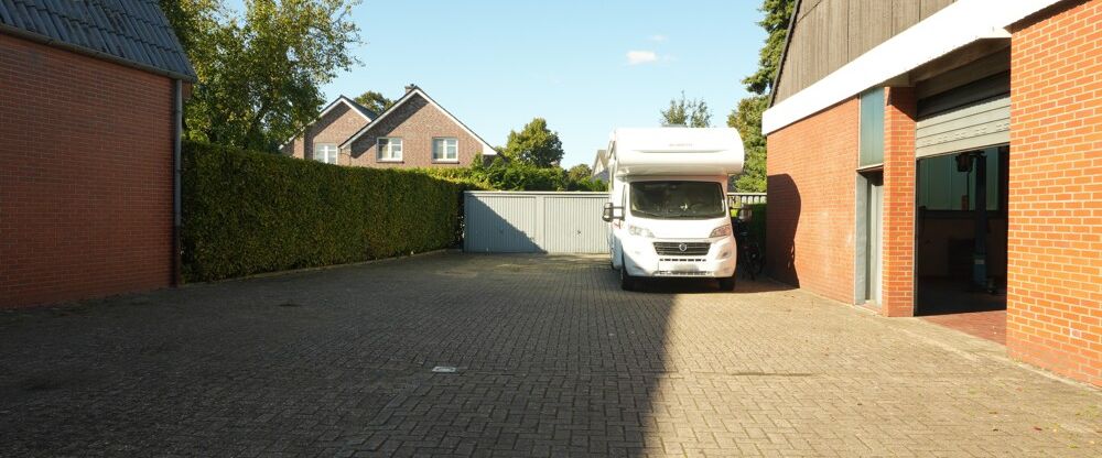 Großzügiges Einfamilienhaus mit Lagerhalle in zentraler Lage von Werlte - Photo 1