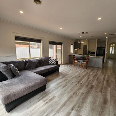 Craigieburn - Photo 1