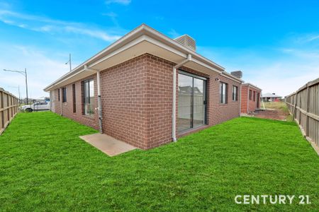 Brand New Family Home !!! - Photo 3