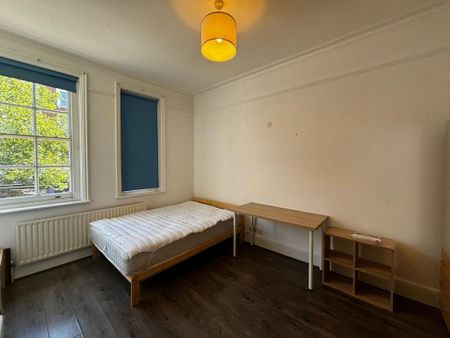 4 bedroom flat to rent - Photo 3