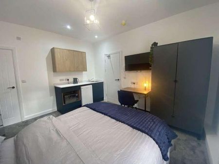 Ensuite Room With Kitchenette To Let, PE1 - Photo 2