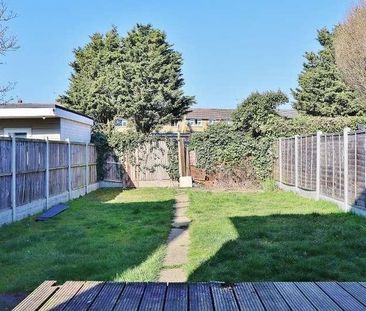 Carter Drive, Romford, RM5 - Photo 1