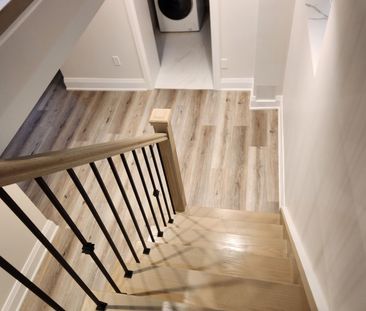 For Lease - 341 Lawrence Avenue, Toronto, Ontario - Photo 1