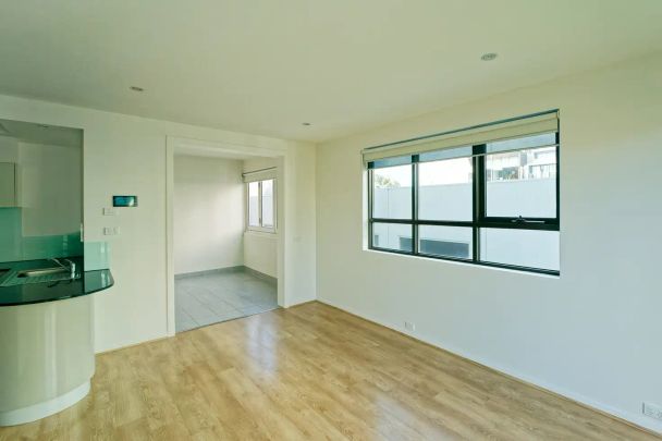 “Impressive Oversized Terrace with Stunning City View” - Photo 1