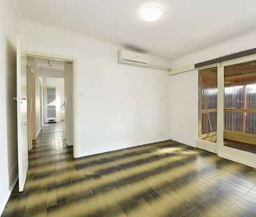 Perfect Location Family Home - Photo 2