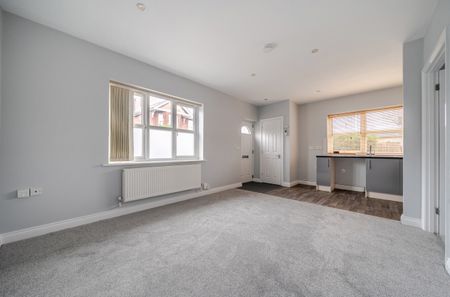 1 bedroom semi-detached bungalow to rent - Photo 4