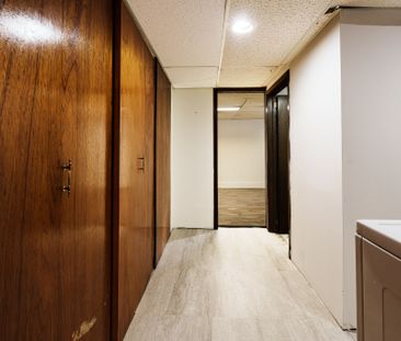 For Lease - 56 Ash Crescent, Toronto, Ontario - Photo 5